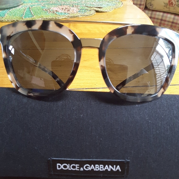 Dolce & Gabbana Sunglasses!! EUC!! - Picture 3 of 5